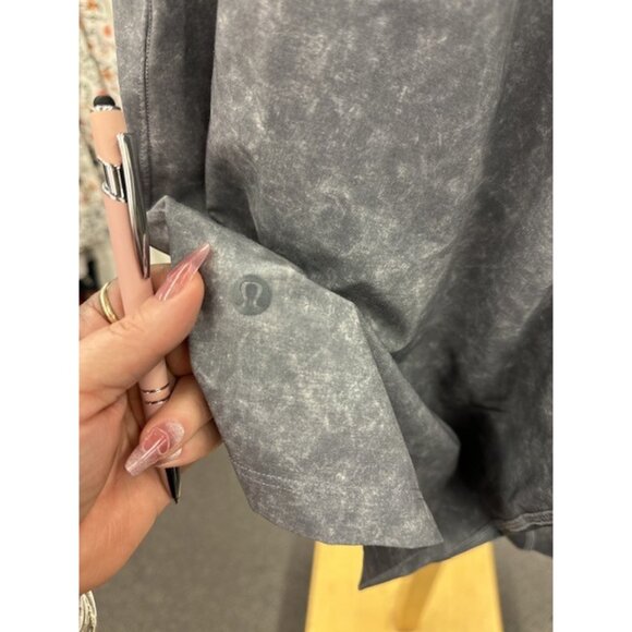 Lululemon Mens Large Gray Two-Tone Athletic Shorts With Drawstring Waist & Side - Picture 6 of 6